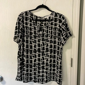 💰Counterparts NWOT Sheer Black & White Short Sleeve Flowy Blouse Size XL